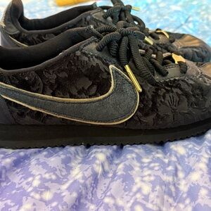 Nike Black and Gold Women's Sneakers